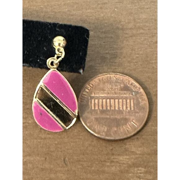 Vintage Hot Pink Enamel & Gold Tone 1" Oval Pierced Earrings - Picture 6 of 6